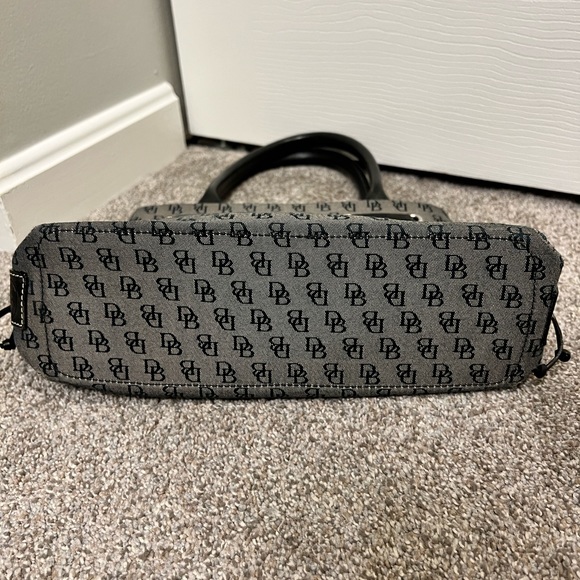 Vintage Dooney & Bourke hang bag - Picture 7 of 11
